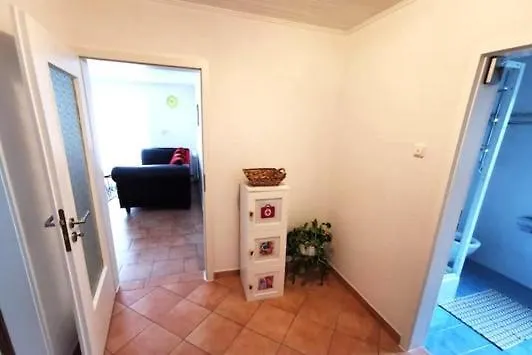 Apartment Munich-salzburg Mountain Gateway Grosskarolinenfeld